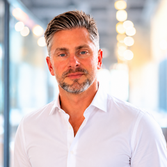 Dr. med. Adam Peschel, MBA