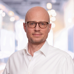 Dr. Dr. Albert Strauß Dr. Dr. Albert Strauß